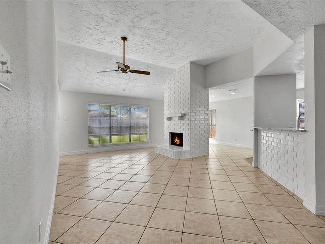 403 Elder Vista Dr, House other with 3 bedrooms, 2 bathrooms and 2 parking in Webster TX | Image 6