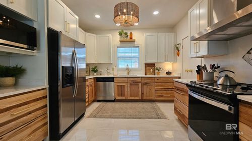 6078 Trey Ln, Gulf Shores, AL, 36542-5655 | Card Image