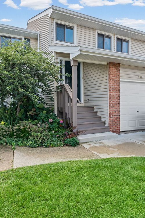 133-133 Autumn Court, Buffalo Grove, IL, 60089 | Card Image