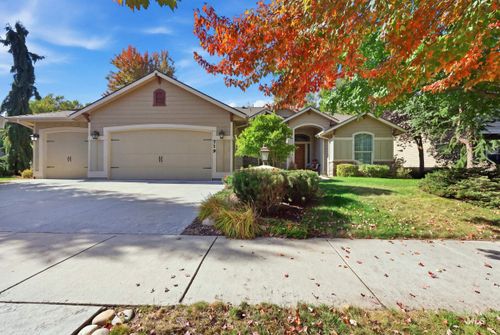 719 E Eaglewoods Ln, Eagle, ID, 83616-5425 | Card Image