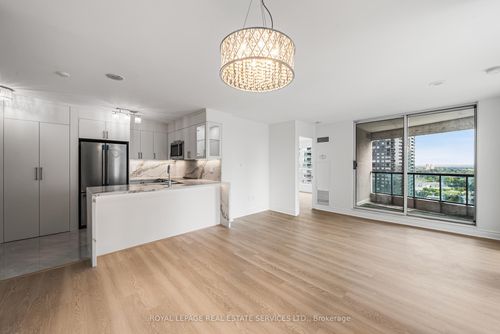 7 Lorraine Dr, North York, ON, M2N7H2 | Card Image