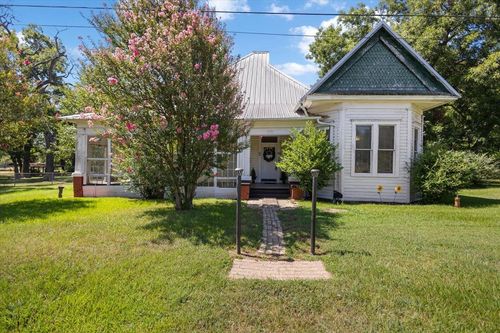 109 W Cotton St, Big Sandy, TX, 75755-2509 | Card Image
