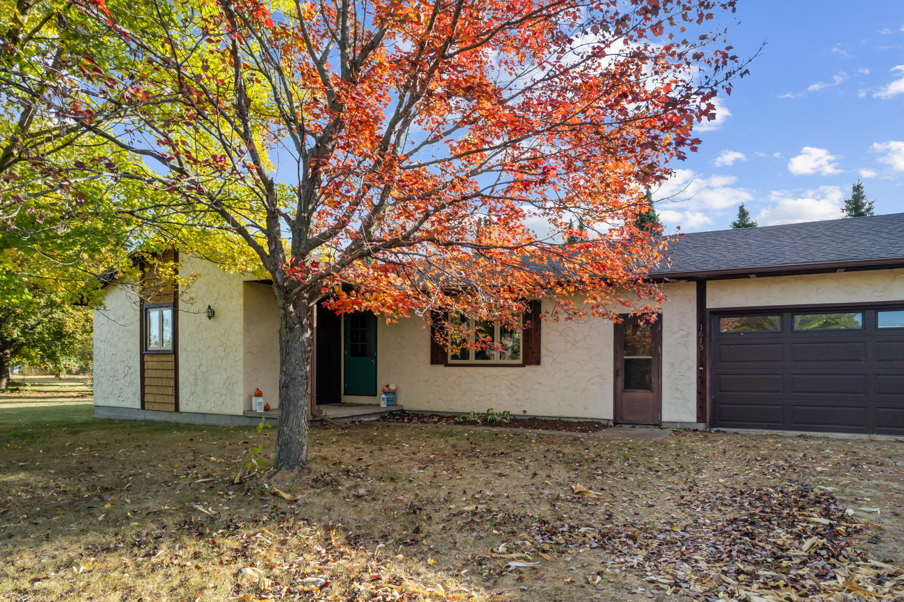 1675 N Herman St, For Sale in BUFFALO CITY Zoocasa