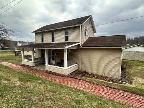 80 W Main St, Quaker City, OH, 43773-9740 | Card Image