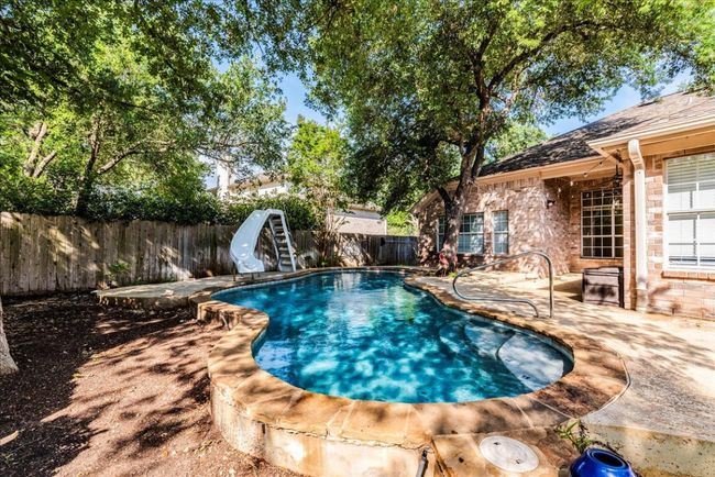Sparkling pool | Image 29
