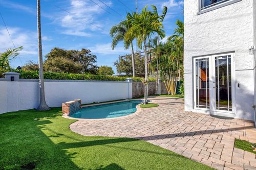 1106 Se 4th Ave, Fort Lauderdale, FL, 33316-1117 | Card Image