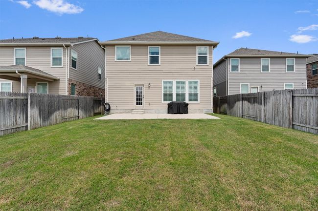 Backyard with large patio | Image 38