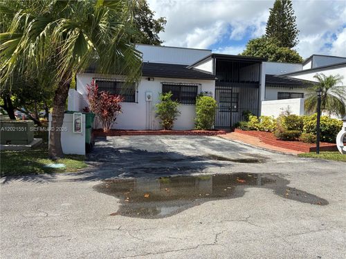 10881-10881 Sw 24th Ter, Miami, FL, 33165-2475 | Card Image