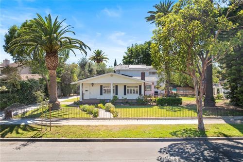 4031 N Virginia Rd, Long Beach, CA, 90807-2626 | Card Image