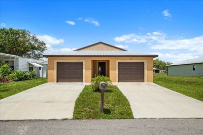 12 Vista De Laguna, House other with 3 bedrooms, 2 bathrooms and null parking in Fort Pierce FL | Image 1