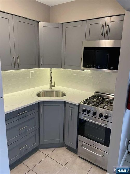 17 68th St, Guttenberg, NJ, 07093-4446 | Card Image