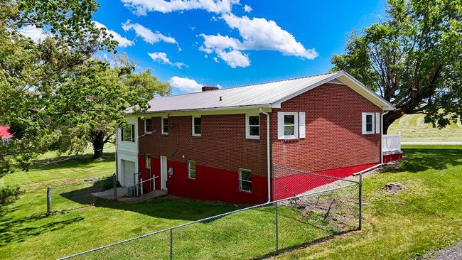 6483 Jeb Stuart Hwy, House other with 3 bedrooms, 1 bathrooms and 1 parking in Meadows of Dan VA | Image 6