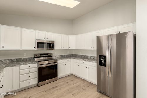 20037 N 110th Ln, Sun City, AZ, 85373-3325 | Card Image
