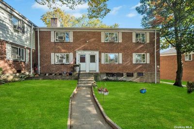 20-3 - 221-79 Manor Road, Home with 2 bedrooms, 1 bathrooms and null parking in Queens Village NY | Image 1