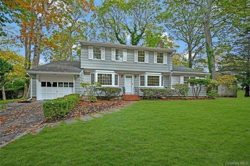 275 Pinewood Rd, Cutchogue, NY, 11935-2348 | Card Image