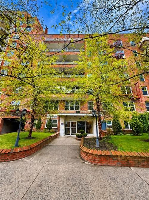 2d-2815 Ocean Pkwy, Brooklyn, NY, 11235-7832 | Card Image