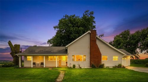 2096 230th St, Washington, IA, 52353-9272 | Card Image