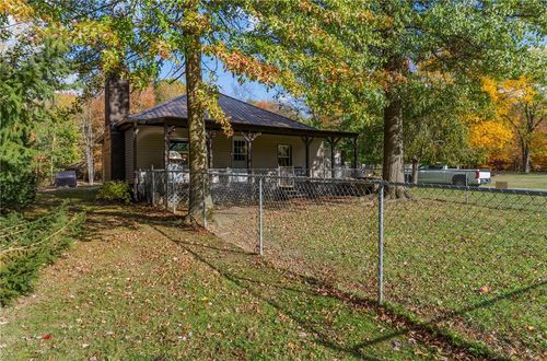 2740 Maple Ln, Jamestown, PA, 16134-4746 | Card Image