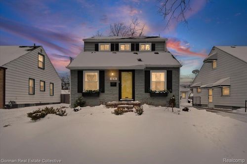 1641 Woodward Hts, Ferndale, MI, 48220-1566 | Card Image