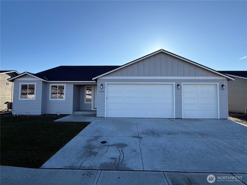 2408 2nd St Se, East Wenatchee, WA, 98802-7806 | Card Image