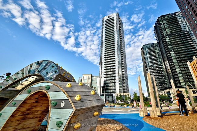 2908 Highway 7, Condo with 2 bedrooms, 2 bathrooms and 1 parking in Vaughan ON | Image 32