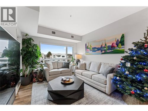 300-722 Valley Rd, Kelowna, BC, V1V0E2 | Card Image