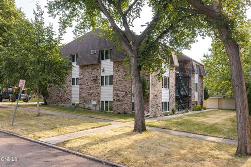 6-415 N 1st St, Bismarck, ND, 58501-3891 | Card Image