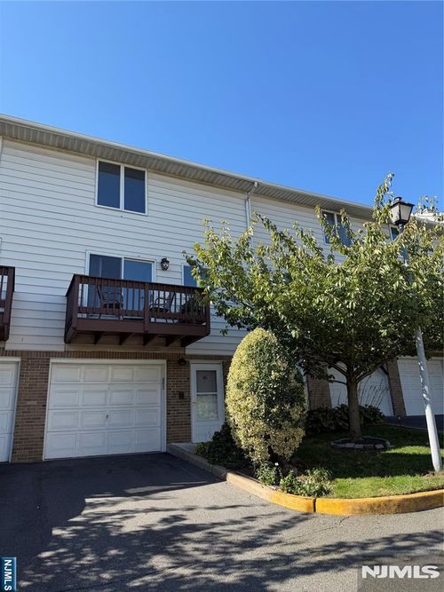 16 Westervelt Pl, Passaic, NJ, 07055-5666 | Card Image