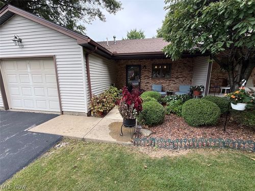 5713 Callaway Cir, Youngstown, OH, 44515-4194 | Card Image