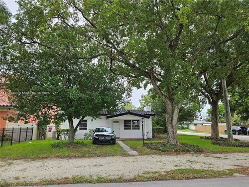 700 Ne 7th St, Pompano Beach, FL, 33060-6332 | Card Image