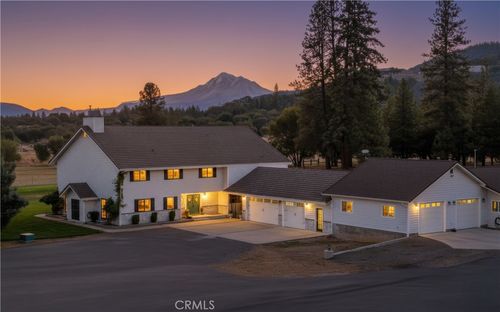 1121 Oak Valley Dr, Yreka, CA, 96097-9120 | Card Image