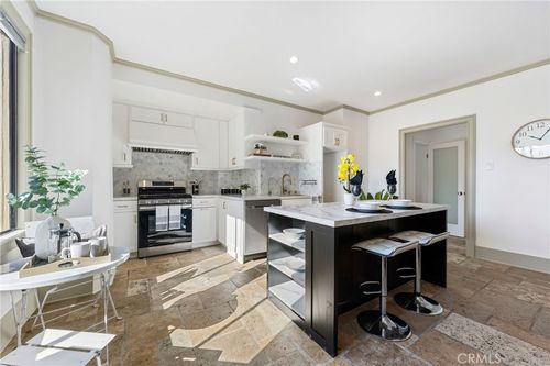 301-315 W 3rd St, Long Beach, CA, 90802-3008 | Card Image