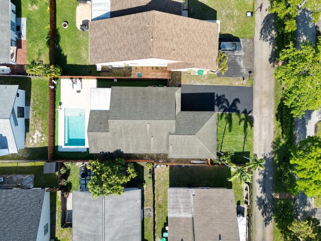 8421 Sw 41 St Ct, House other with 3 bedrooms, 2 bathrooms and null parking in Davie FL | Image 37