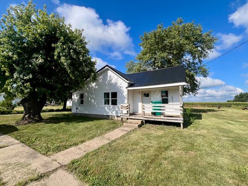 301 S Bates St, Findlay, IL, 62534-9654 | Card Image