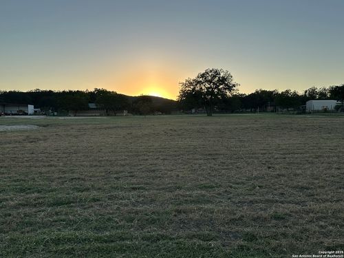 304 Summit Dr, Leakey, TX, 78873 | Card Image