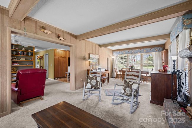 Living area opens in to kitchen | Image 6