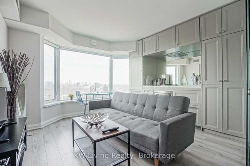 2920-155 Yorkville Avenue, Toronto, ON, M5R0B4 | Card Image