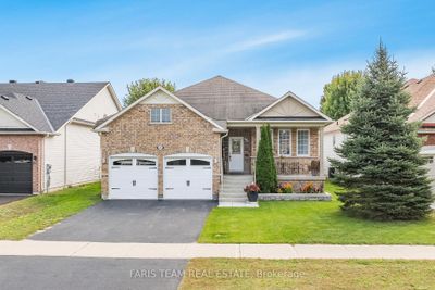 35 Princess Point Dr, House other with 3 bedrooms, 3 bathrooms and 4 parking in Wasaga Beach ON | Image 2