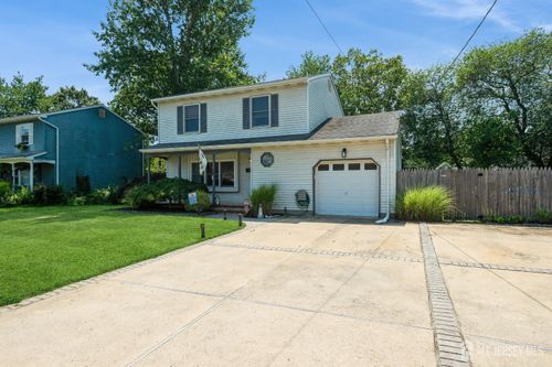 853 Stengel Ave, Brick, NJ, 08724-2140 | Card Image