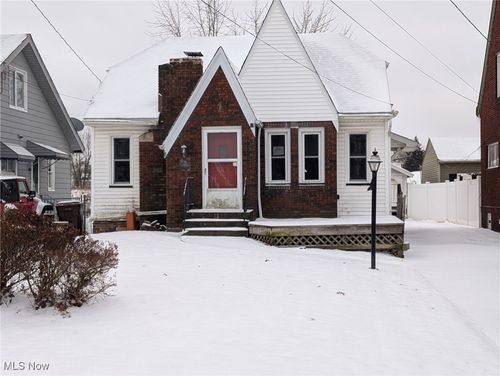 27 Erskine Ave, Youngstown, OH, 44512-2210 | Card Image