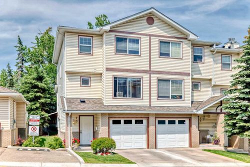 70 Dover Mews Se, Calgary, AB, T2B0P6 | Card Image