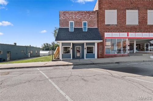 318 Broadway St, Elsberry, MO, 63343-1233 | Card Image