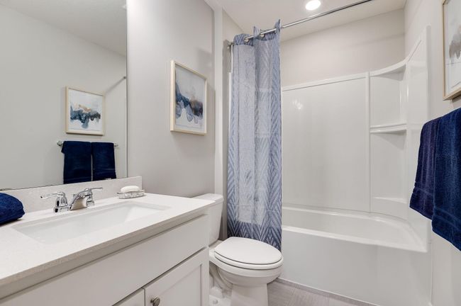 The Cameron II offers a full bath on both upper and lower levels. Photo of model, colors and options will vary. | Image 23