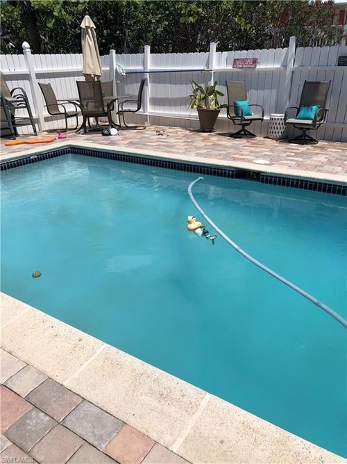 106 Hibiscus Dr, FORT MYERS BEACH, FL, 33931-3832 | Card Image