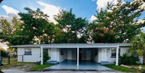 627 Washington Avenue, LAKE WALES, FL, 33853 | Card Image