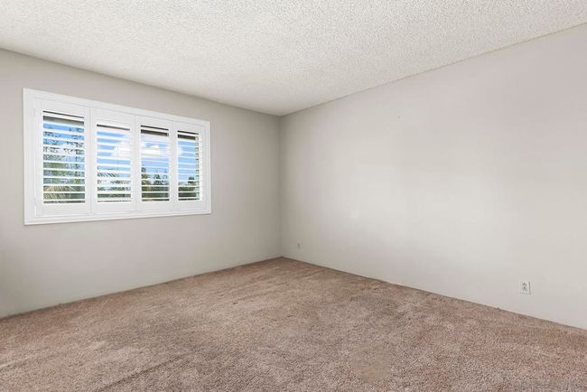 17595 Fairlie Rd, Townhouse with 3 bedrooms, 3 bathrooms and 3 parking in San Diego CA | Image 23