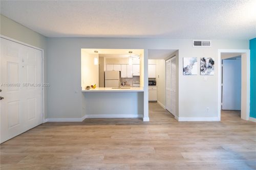 apt-218-620 S Park Rd, Hollywood, FL, 33021-8508 | Card Image