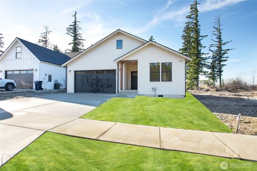 1005 Night Hawk Way, Everson, WA, 98247-7701 | Card Image