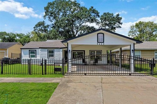 9422 Cathedral Dr, Houston, TX, 77051-3109 | Card Image