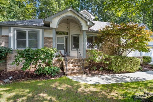 131 Jenny Lind Dr, Hendersonville, NC, 28791-1321 | Card Image